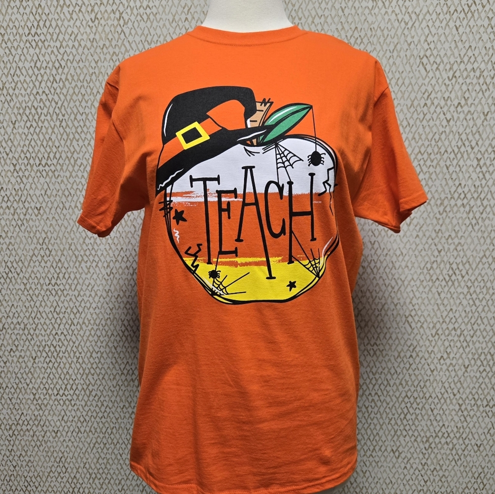 Teach Apple Halloween Grafic Tee Shirt